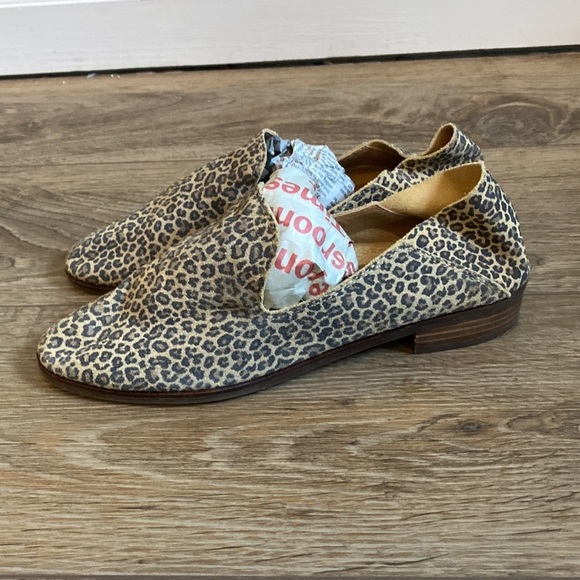 Lucky Brand Cahill Loafer Flat Leopard Women's 9.5 suede. Fold down heel Mule - Picture 3 of 9